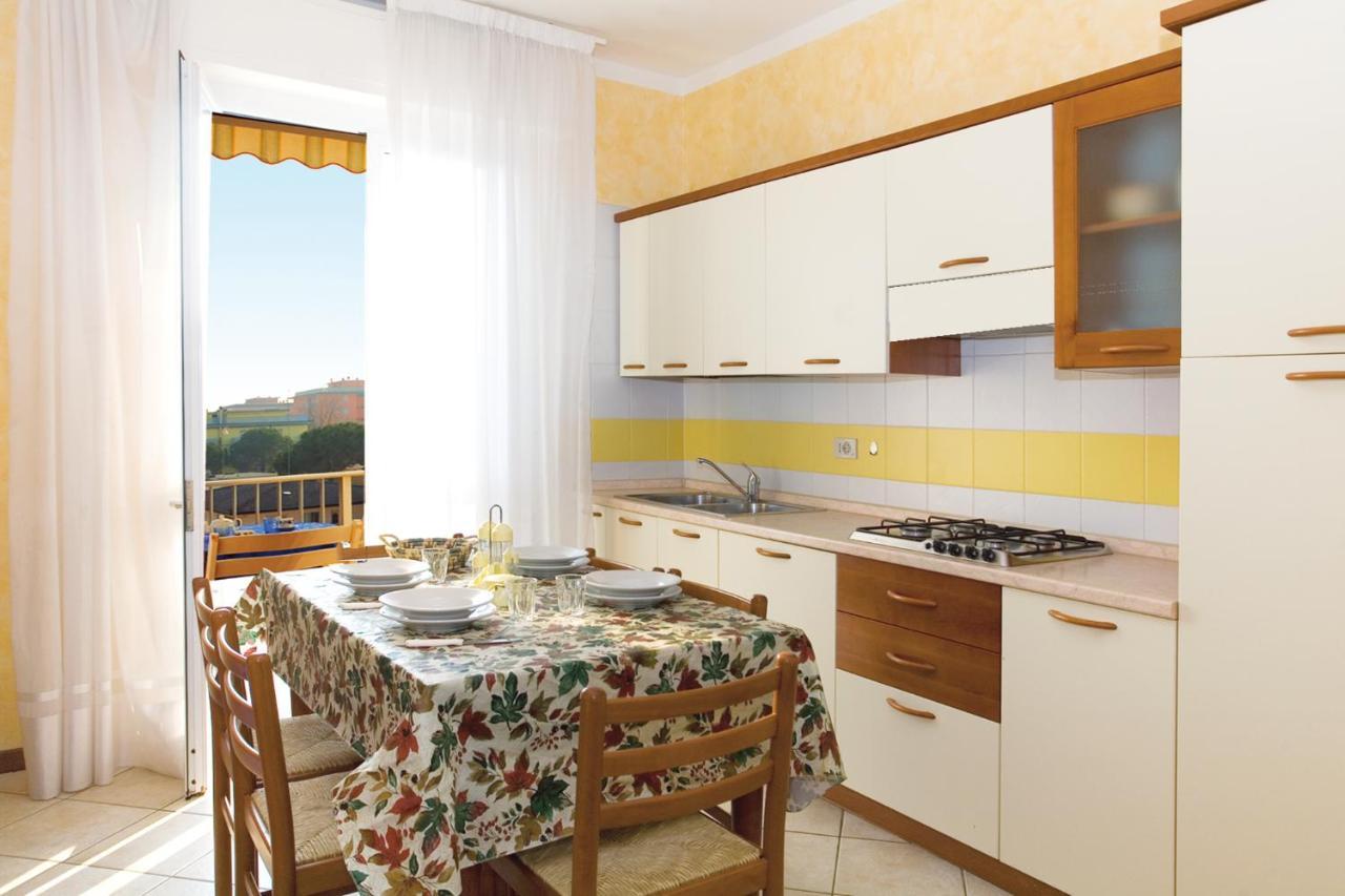 Pia Del Faro Apartment Бибионе Екстериор снимка