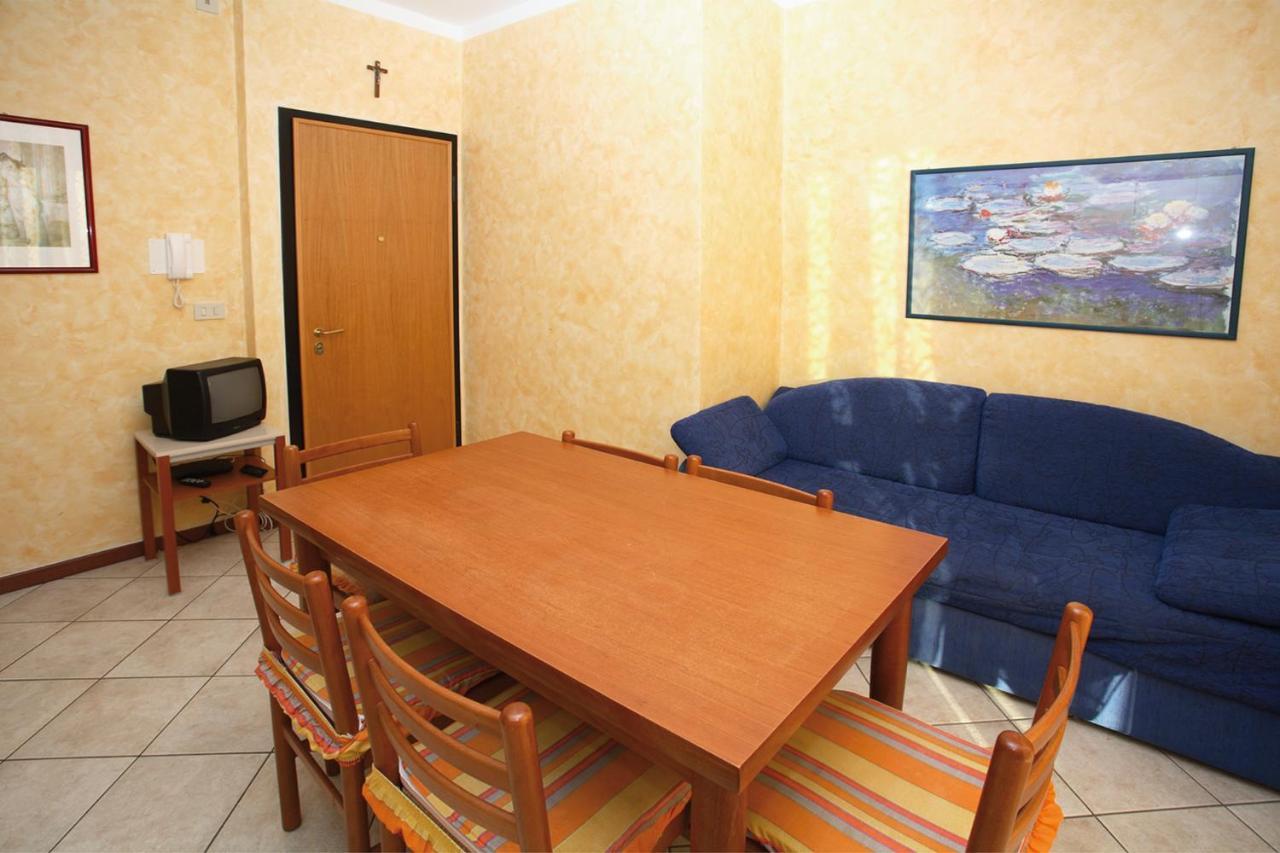 Pia Del Faro Apartment Бибионе Екстериор снимка