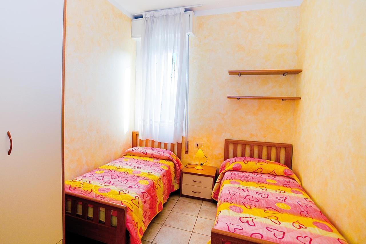 Pia Del Faro Apartment Бибионе Екстериор снимка